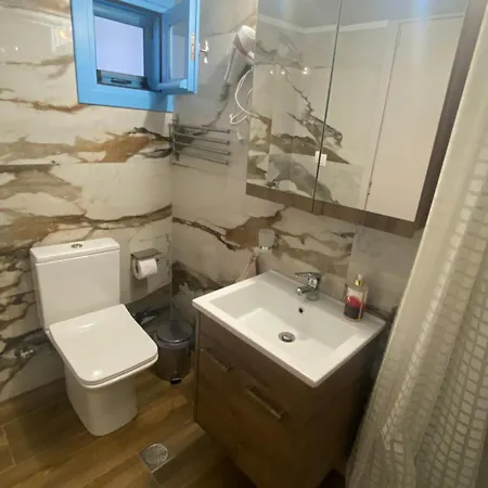 Yulie's Orama Apartman Areópolisz