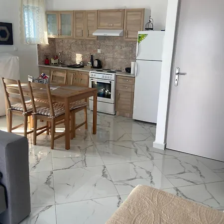 Apartman Yulie's Orama *