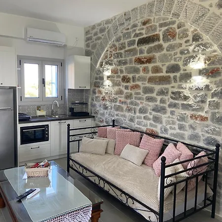 Yulie's Orama * Areopoli