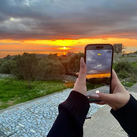 Yulie's Orama דירה