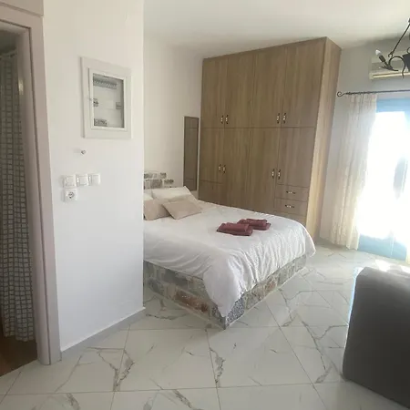 Yulie's Orama Apartment