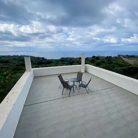 Yulie's Orama * Areopoli