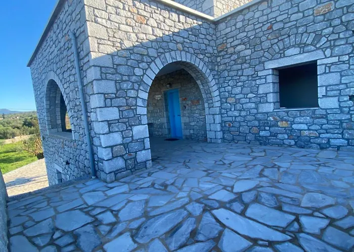 Yulie's Orama * Areopoli